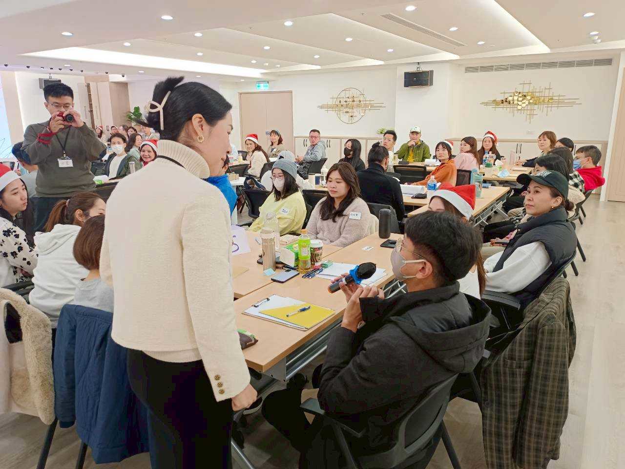 豐盛、身心靈、財商、財務規劃、高我、理財、身心、連結、輕易豐盛、越南股票